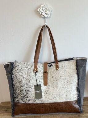 Myra Western Weekender Bag Cowhide Leather Duffel Travel Carry On Boho Cowgirl